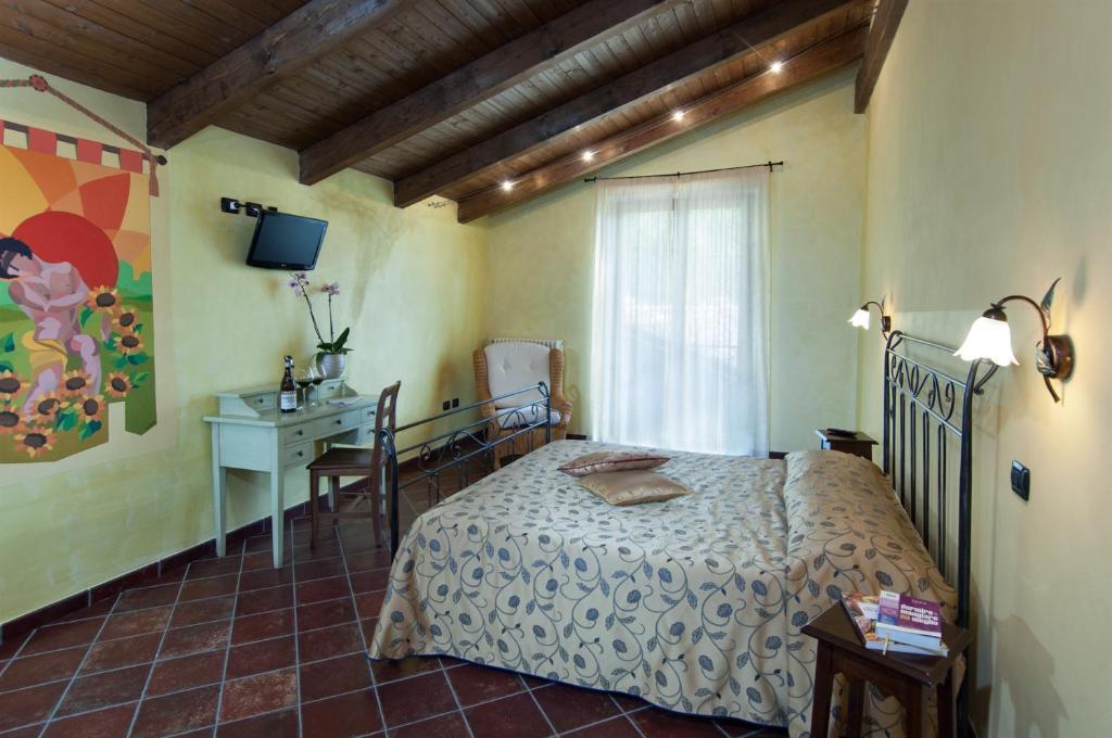 Pensjonat Trattoria Del Bivio Cerretto Langhe Pokój zdjęcie