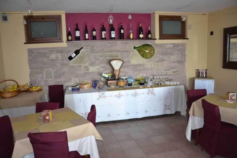 Pensjonat Trattoria Del Bivio Cerretto Langhe Zewnętrze zdjęcie