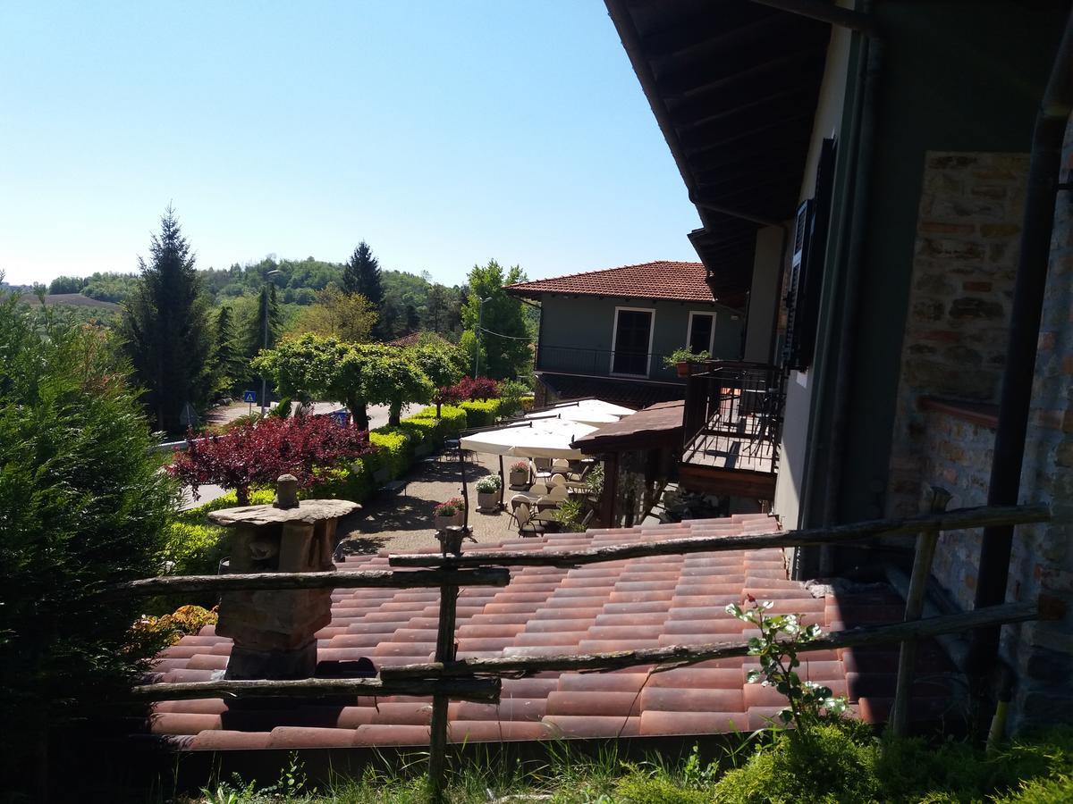 Pensjonat Trattoria Del Bivio Cerretto Langhe Zewnętrze zdjęcie