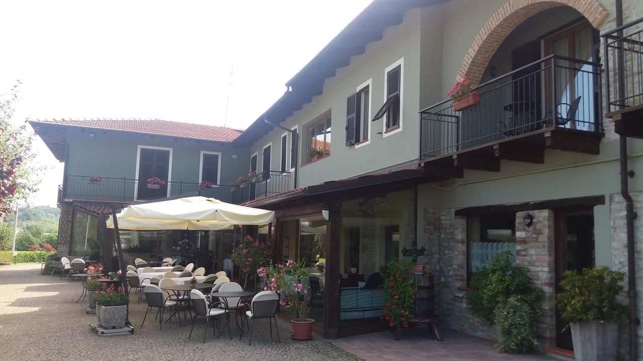 Pensjonat Trattoria Del Bivio Cerretto Langhe Zewnętrze zdjęcie